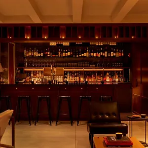 Arlo Nomad Hotell