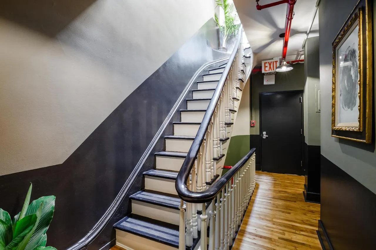 Lamartine Chelsea New York Hostel