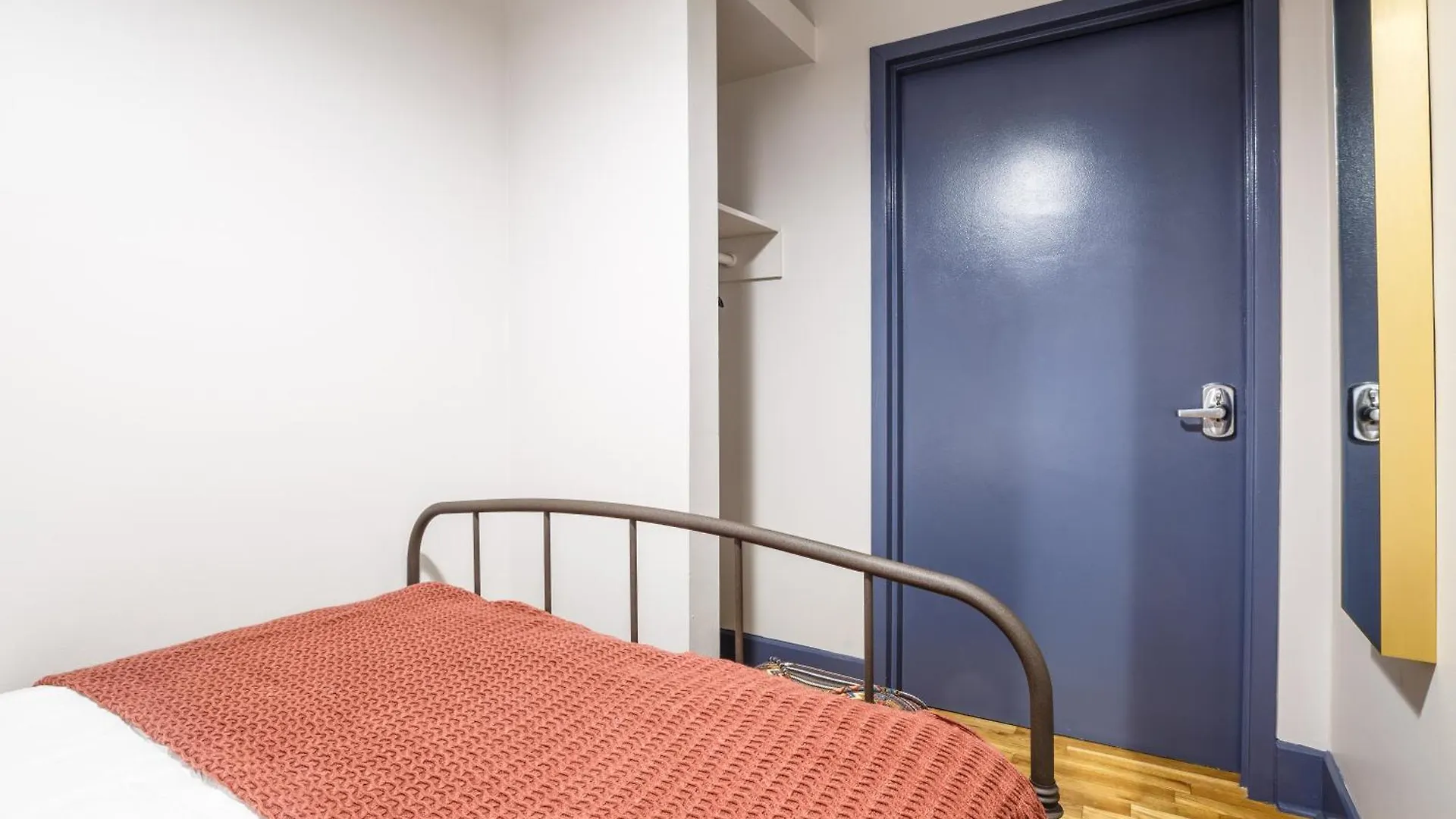 Lamartine Chelsea New York Hostel
